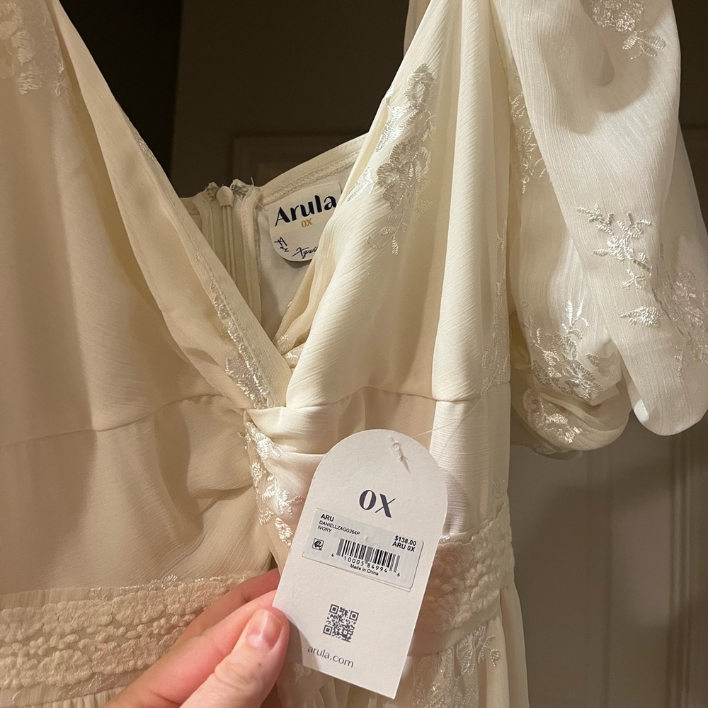 ARULA Cream Maxi Dress - Picture 3 of 9